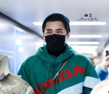 李易峰吃瓜视频是真的吗,真相揭秘还是网络谣言？