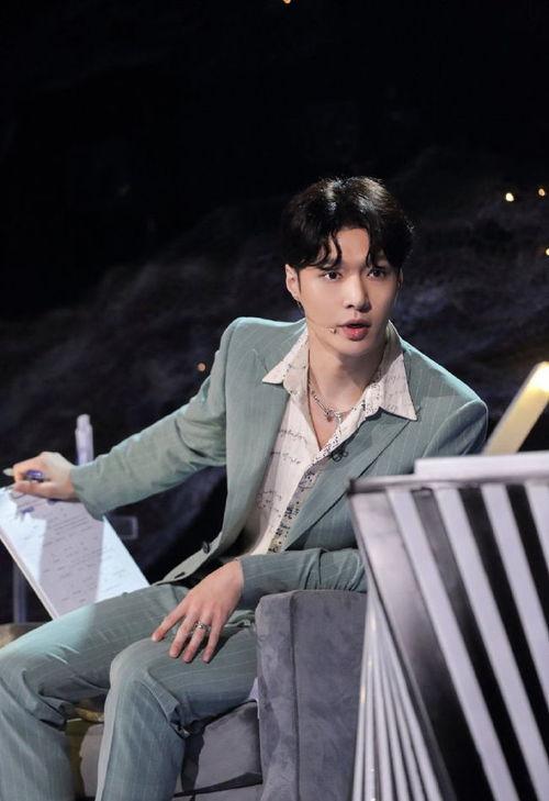 张艺兴夏日吃瓜群众视频,一场与粉丝的甜蜜互动