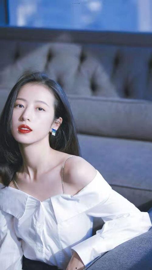 周雨彤快本吃瓜视频,笑料百出引网友热议